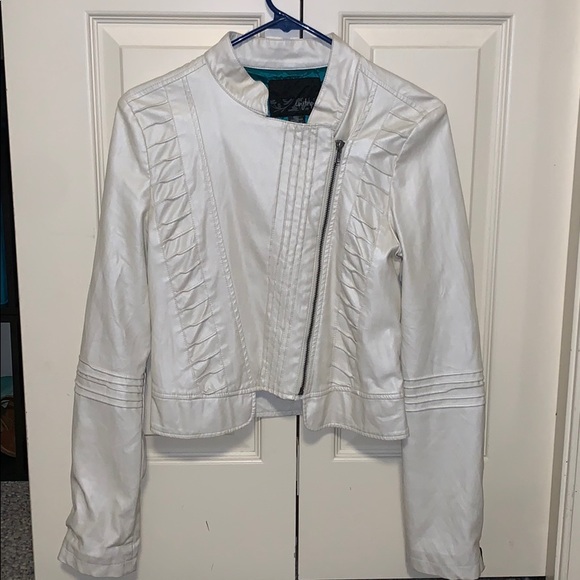 White faux leather jacket - Picture 1 of 2